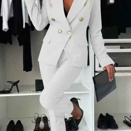 Kényelmes és Slim Fit Öltöny