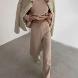 Kötött egyszínű laza hétköznapi öltöny